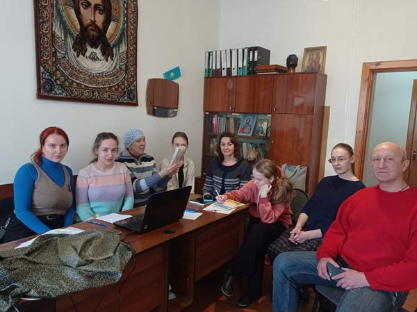 Школьники и студенты из пяти стран приняла участие в интернет-карусели, посвящённой Всемирному дню православной молодёжи