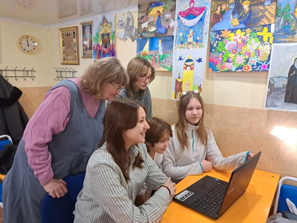 Школьники и студенты из Казахстана, России, Узбекистана и Латвии ответили на вопросы Рождественской интернет-карусели